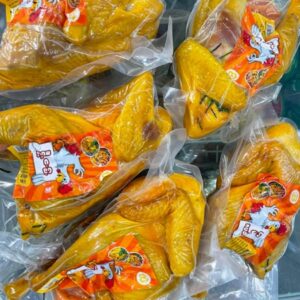 Gà ủ muối nguyên con DINO 味付け鶏肉